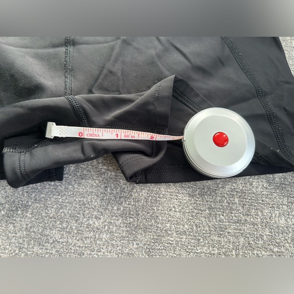 Under armor spandex gym shorts - Picture 3 of 4